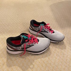 Brooks Ghost 11 Grey Running Shoes